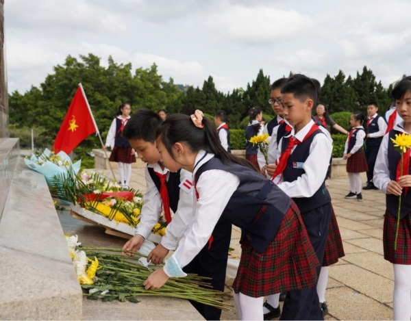 清明節(jié)，南山學(xué)子追思英烈，弘揚(yáng)民族精神